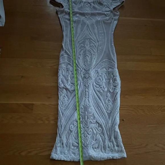 Dress the Population Elegant White and Cream Embroidered Fitted Sheath Dress - Picture 12 of 13